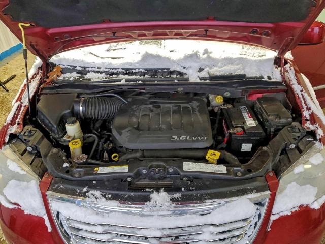 Chrysler Minivan Touring Image 7