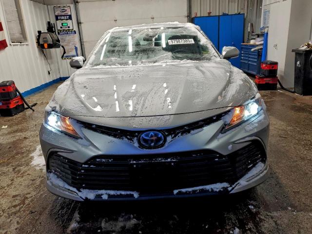 Toyota Camry Le Image 7