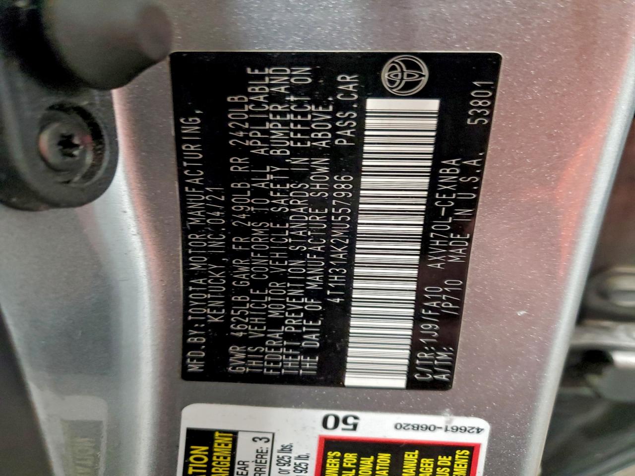 Toyota Camry Le Image 6