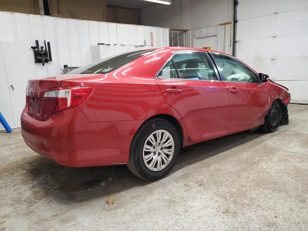 Toyota Camry L Image 9