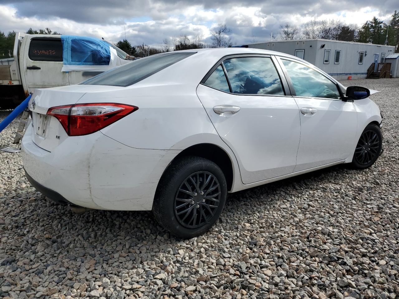 Toyota Corolla L Image 2