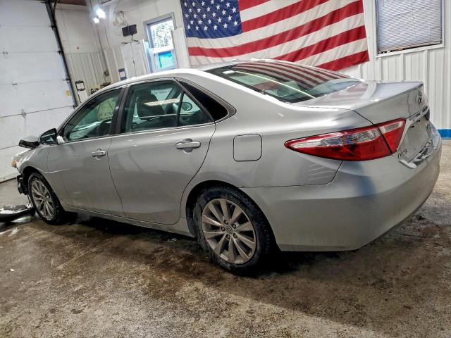 Toyota Camry Le Image 2