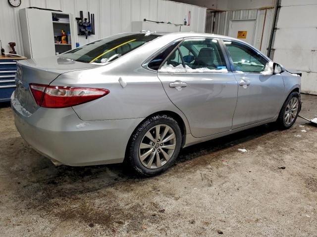 Toyota Camry Le Image 12