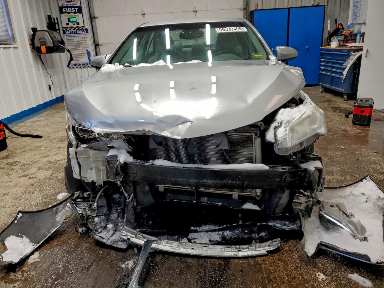 Toyota Camry Le Image 3