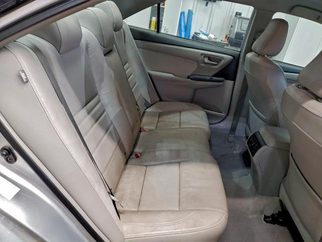 Toyota Camry Le Image 7