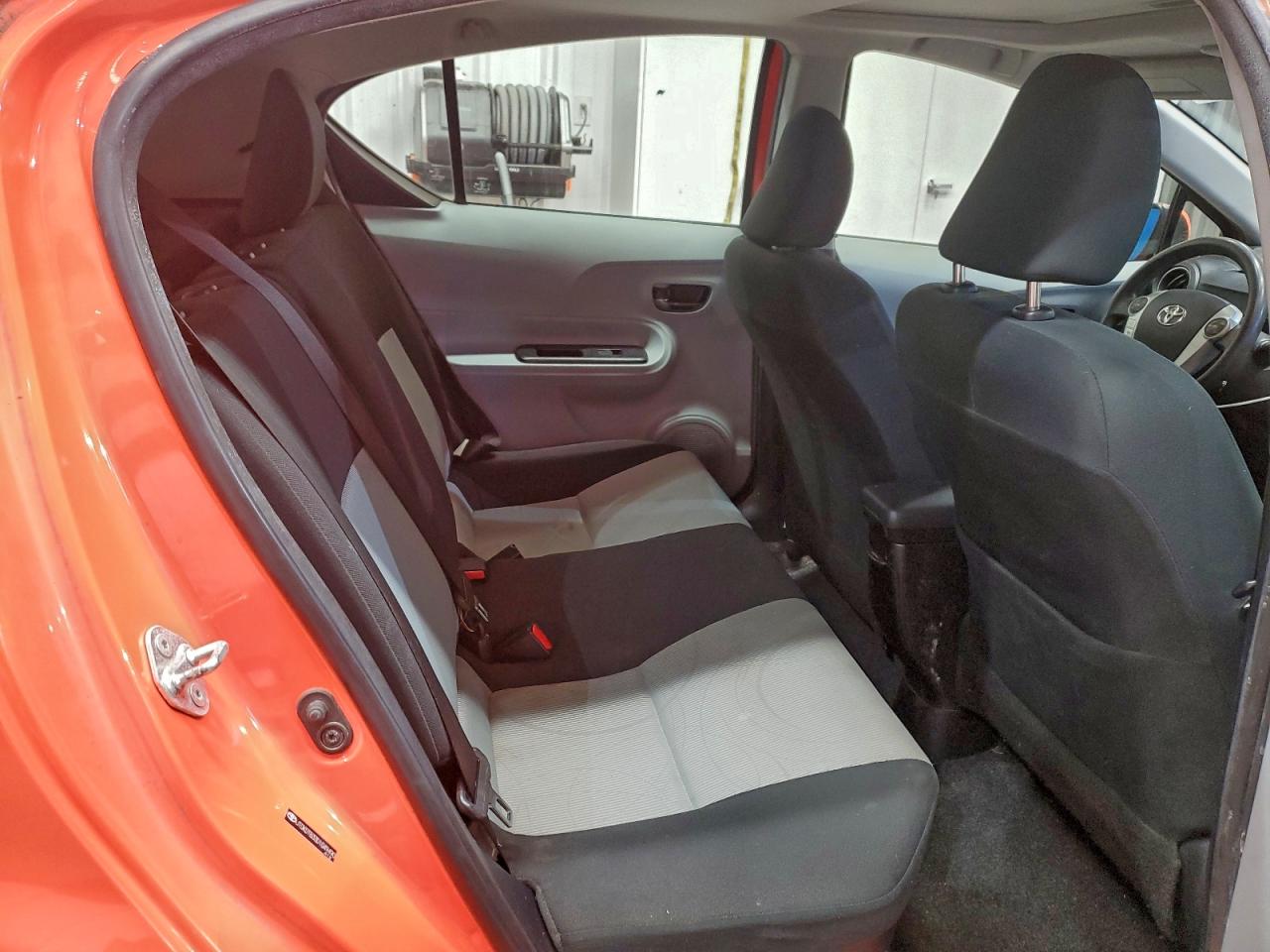 Toyota Prius Image 9