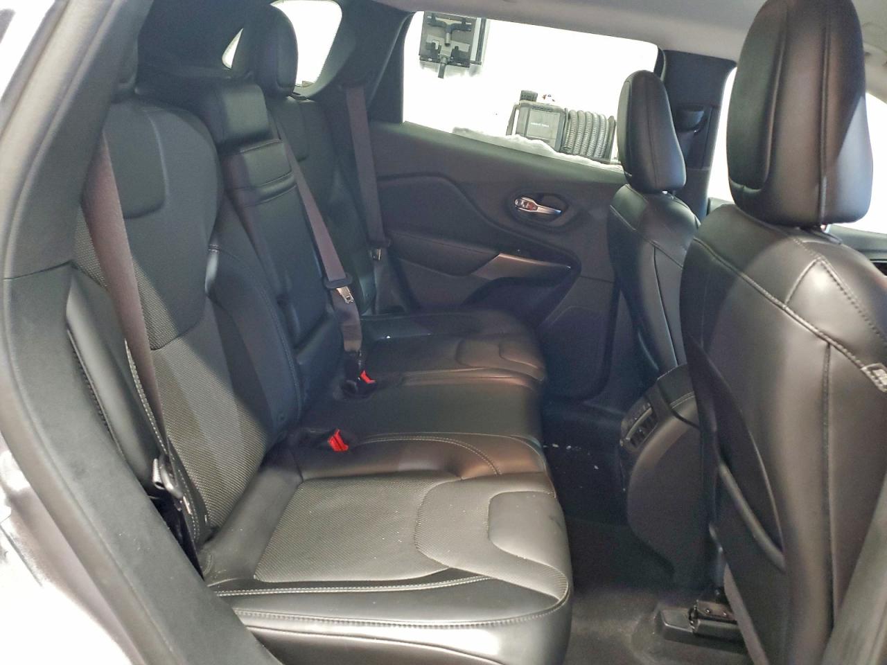 Jeep Grand Cherokee Limited Image 11