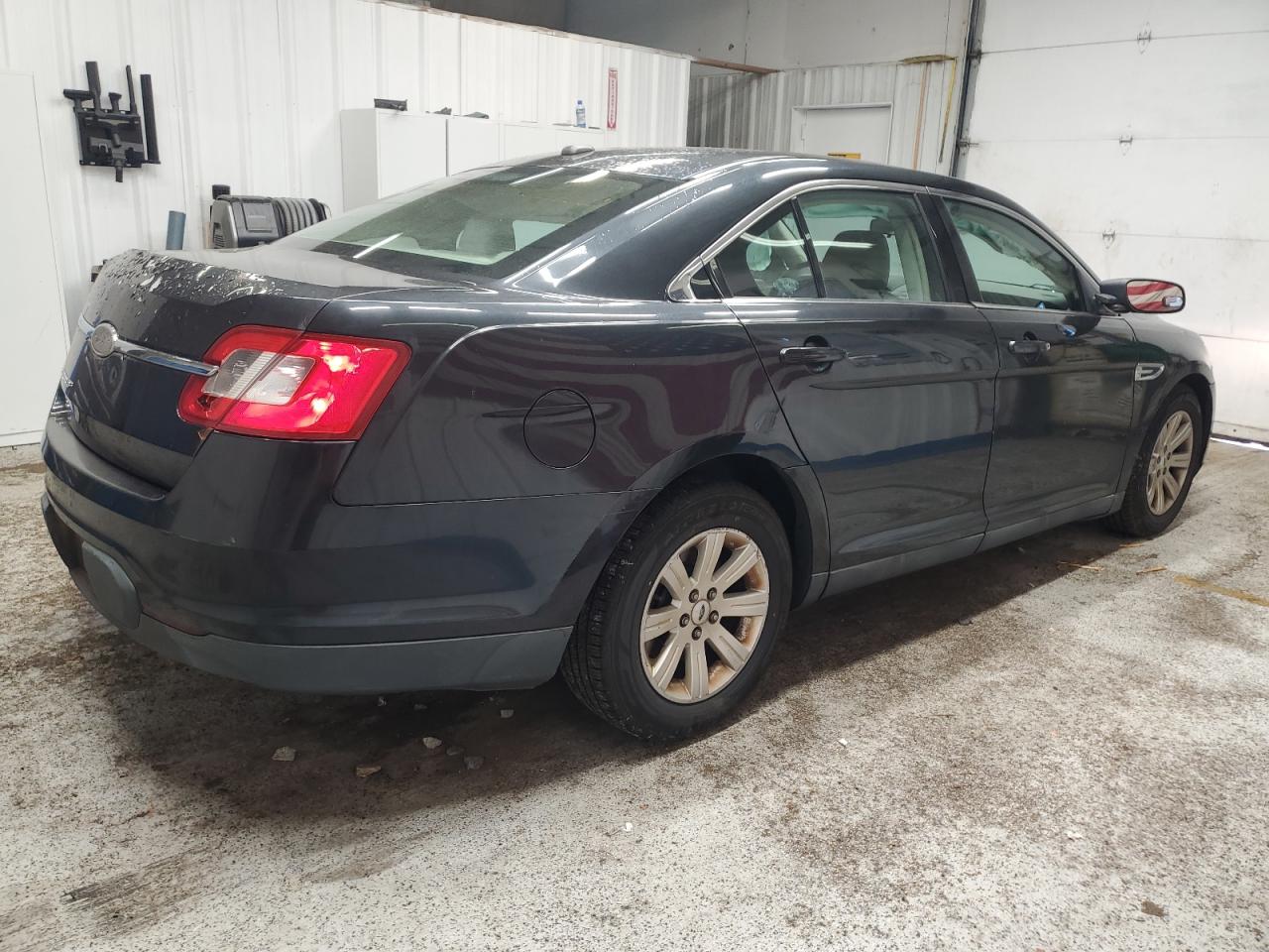 Ford Taurus Se Image 2