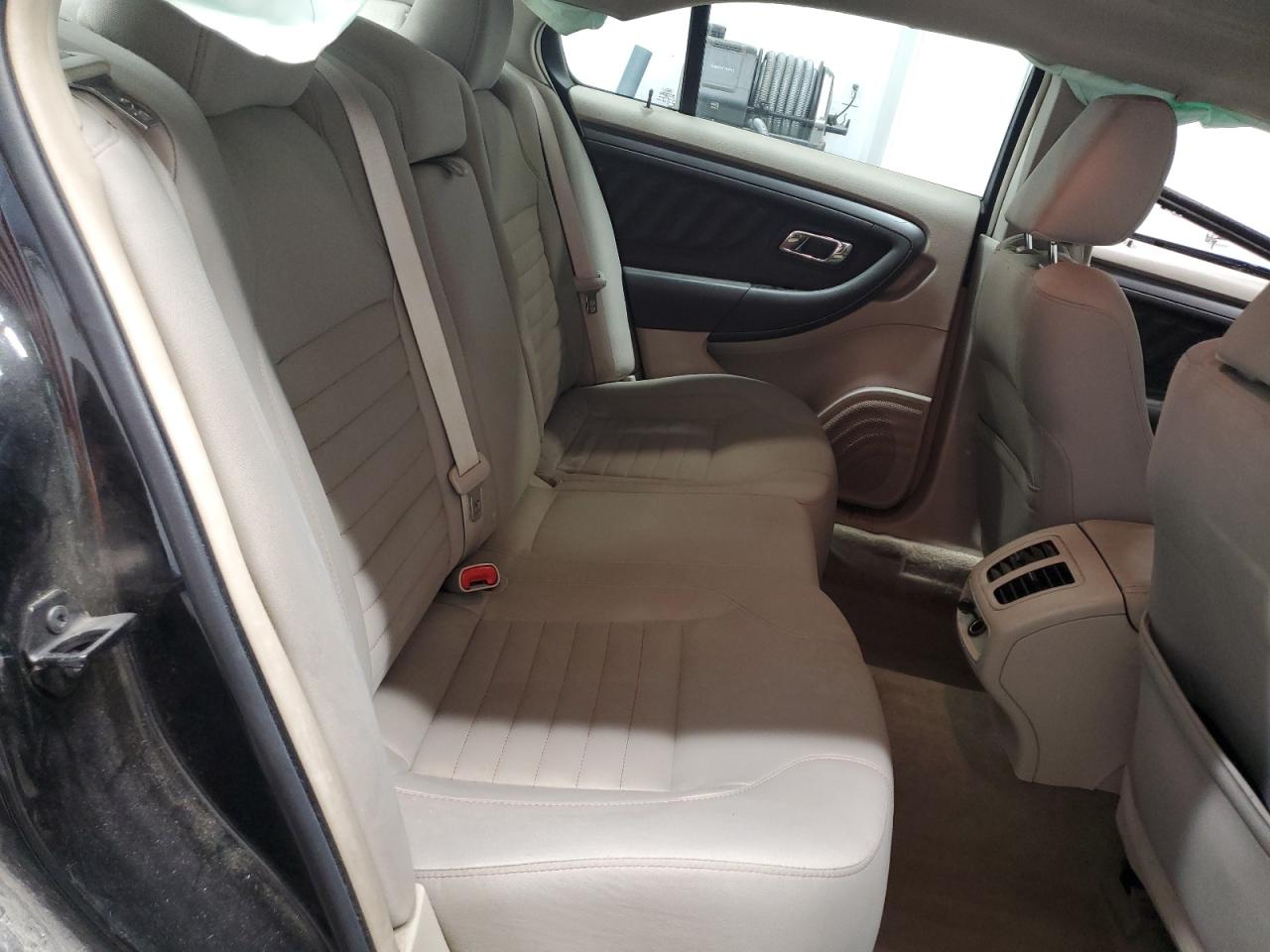 Ford Taurus Se Image 9