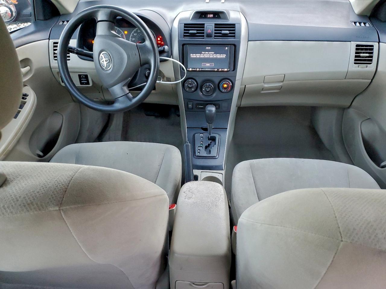 Toyota Corolla Base Image 12