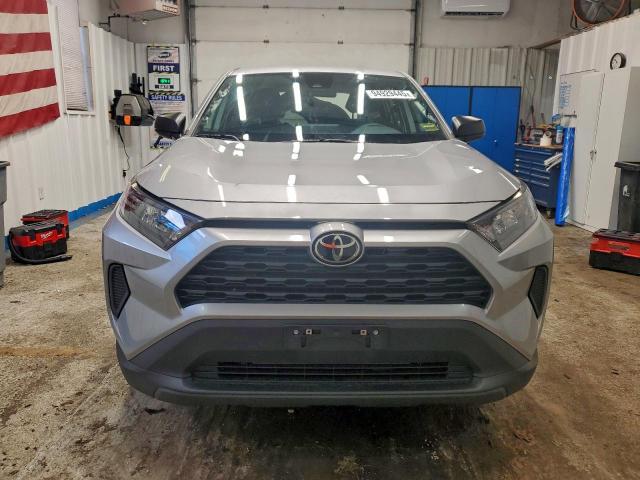 Toyota RAV4 Le Image 2