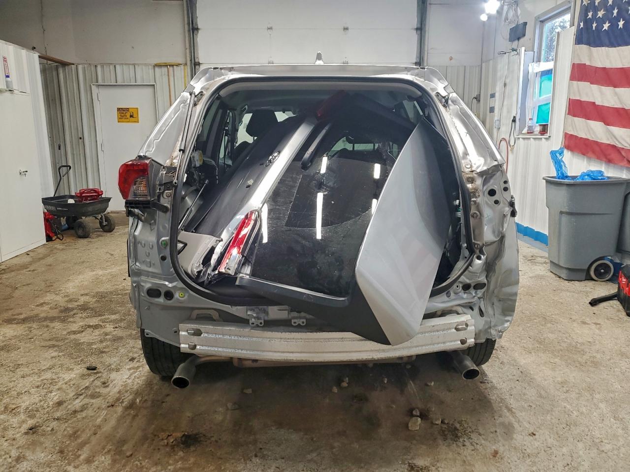 Toyota RAV4 Le Image 3