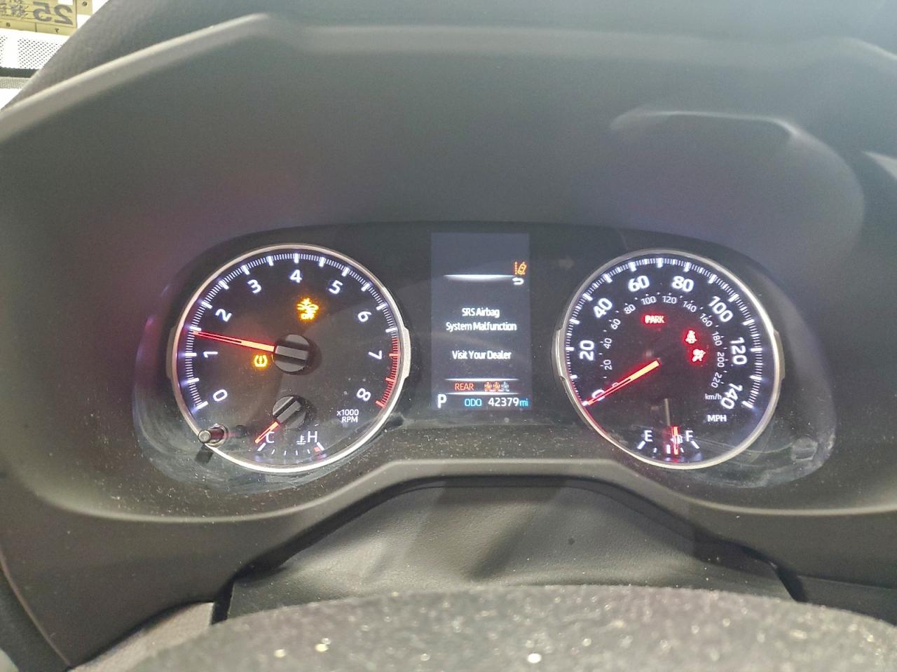 Toyota RAV4 Le Image 10