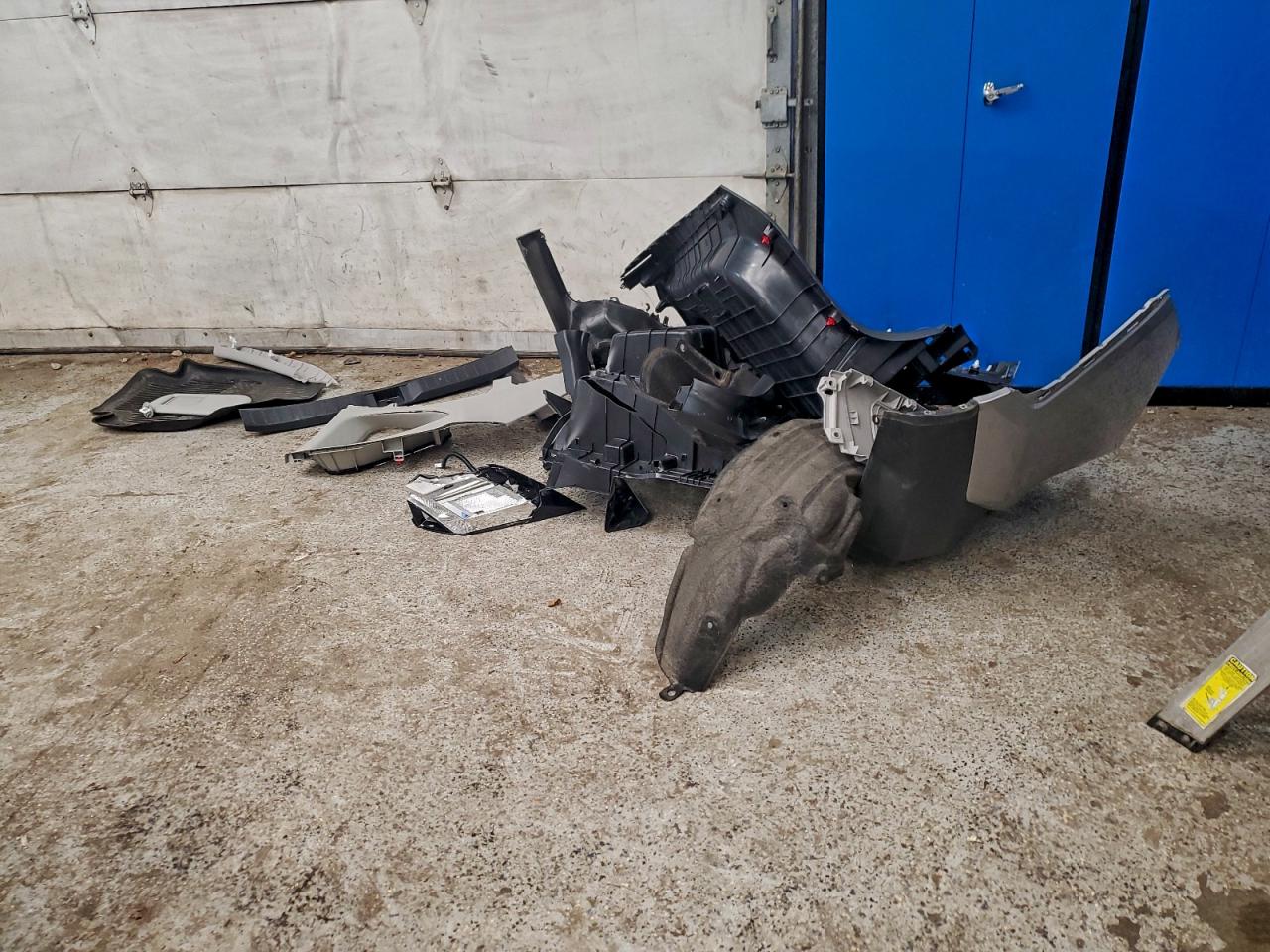 Toyota RAV4 Le Image 6