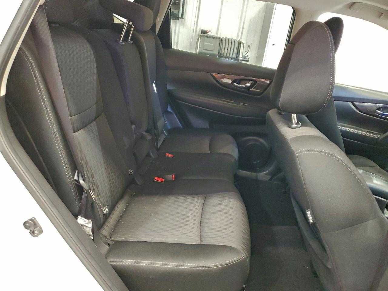 Nissan Rogue S Image 11