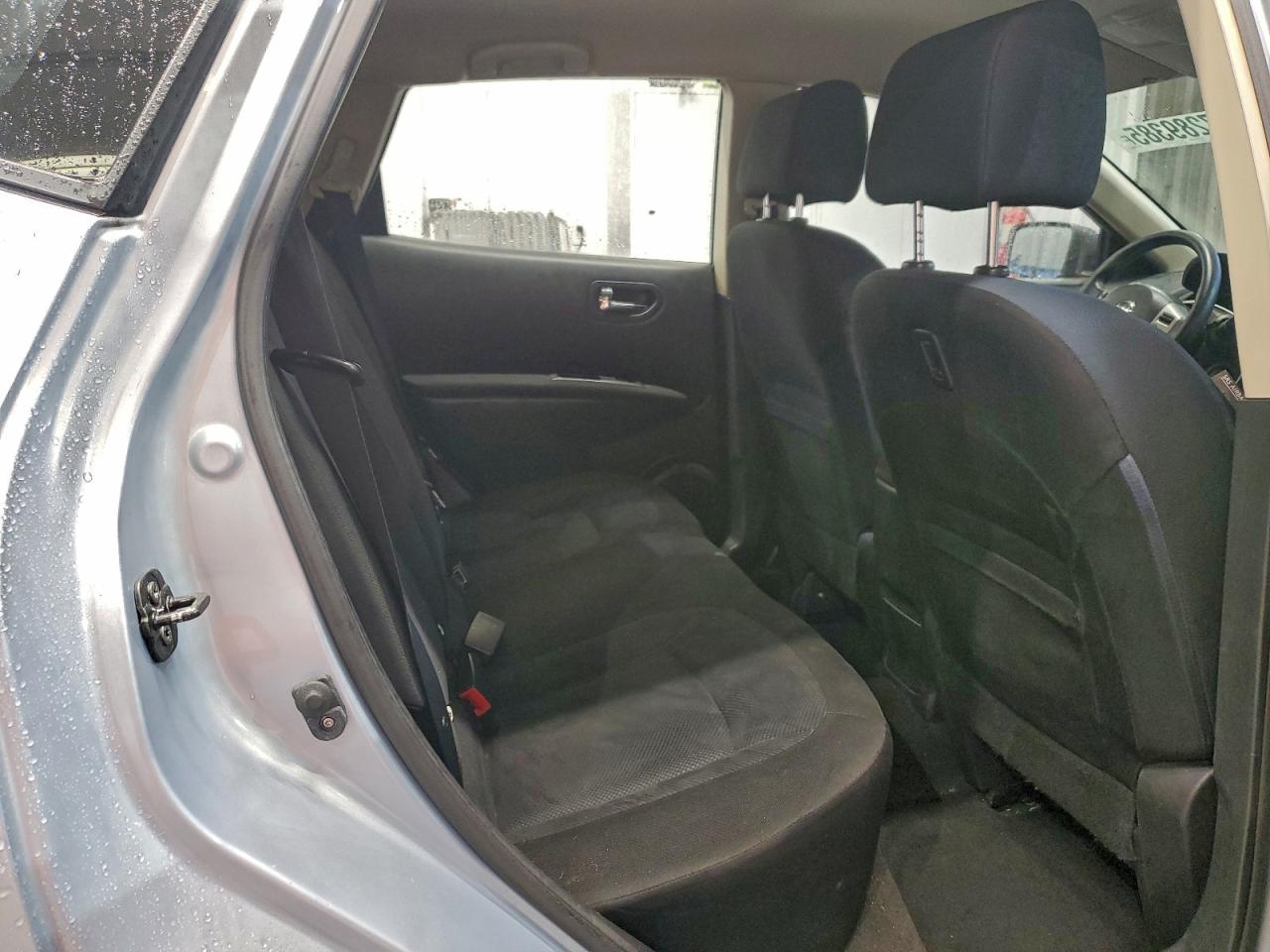 Nissan Rogue S Image 9