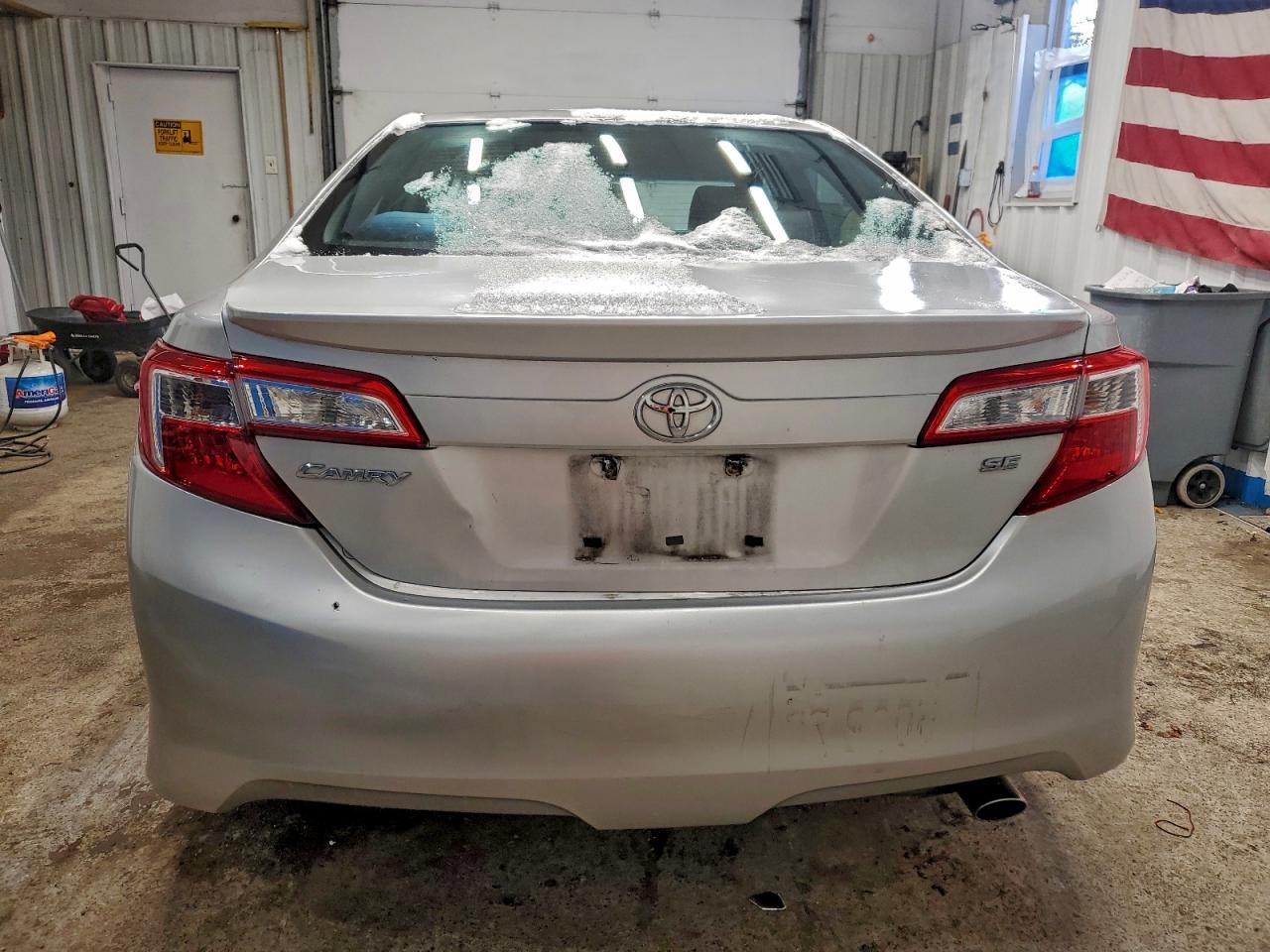 Toyota Camry L Image 11