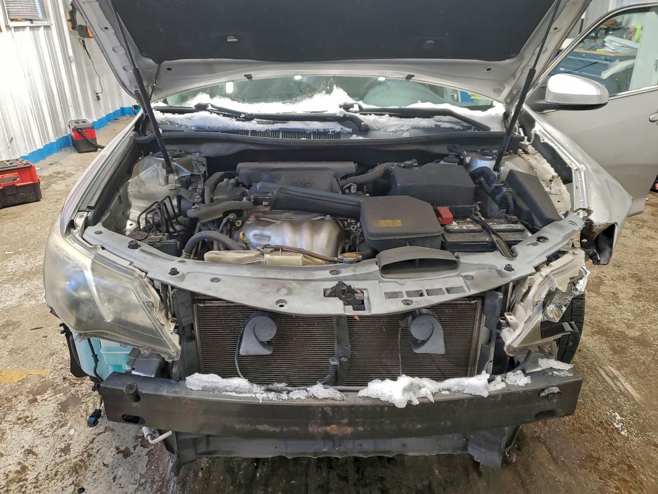 Toyota Camry L Image 7