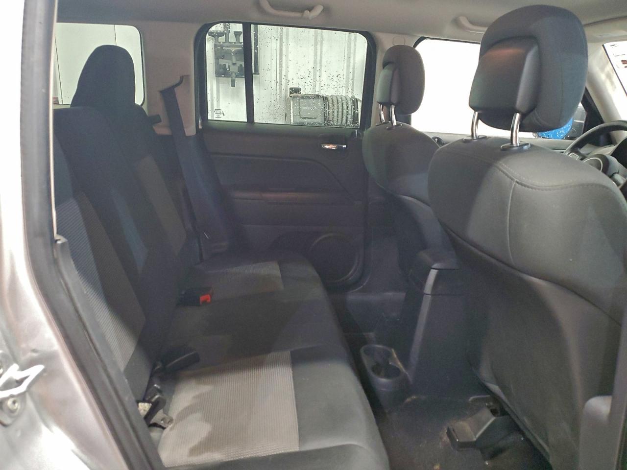 Jeep Patriot Sport Image 10