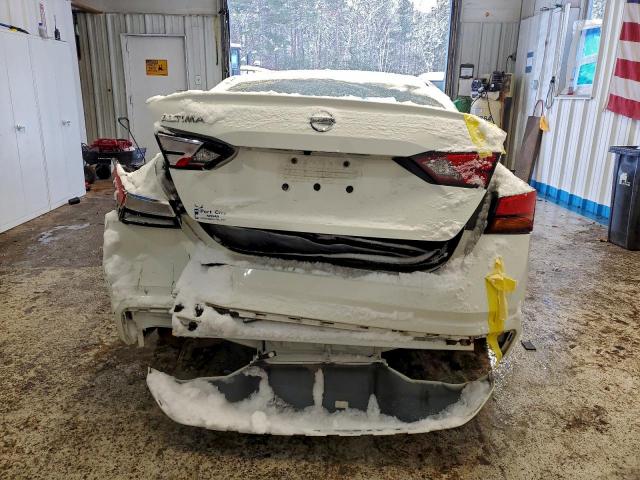 Nissan Altima S Image 4