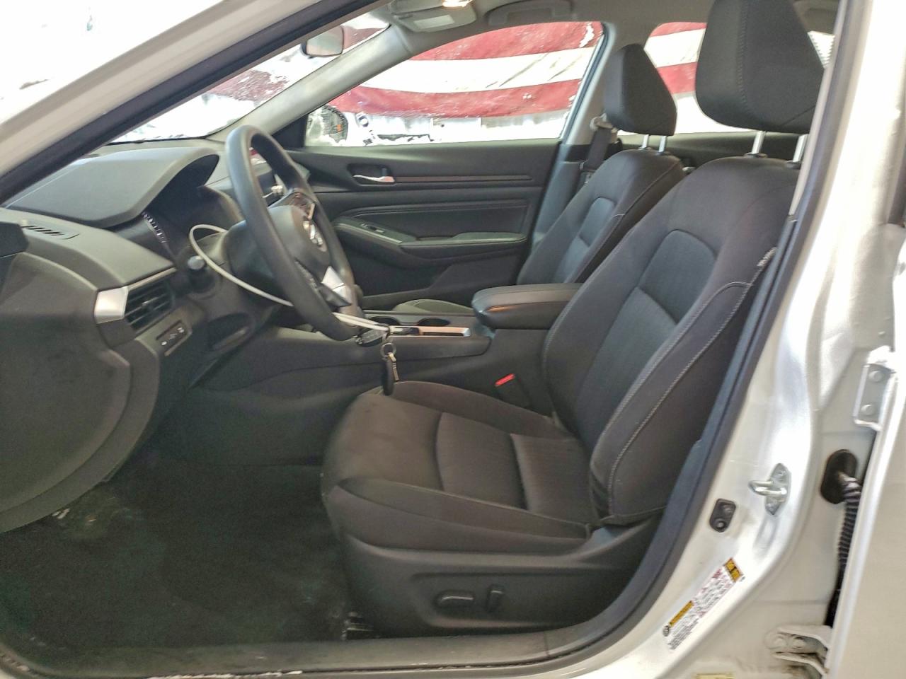 Nissan Altima S Image 6