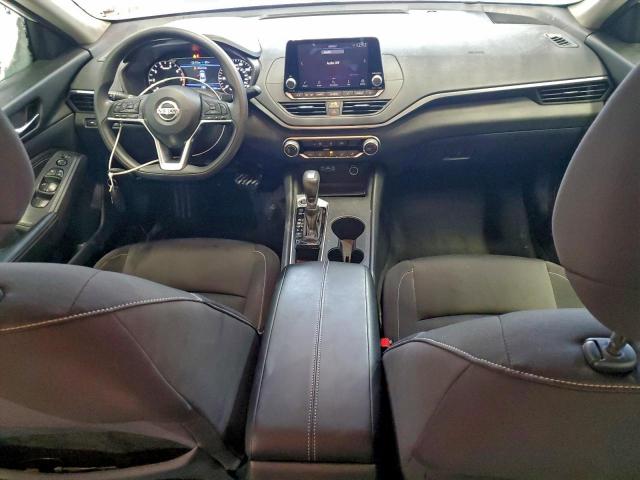 Nissan Altima S Image 3