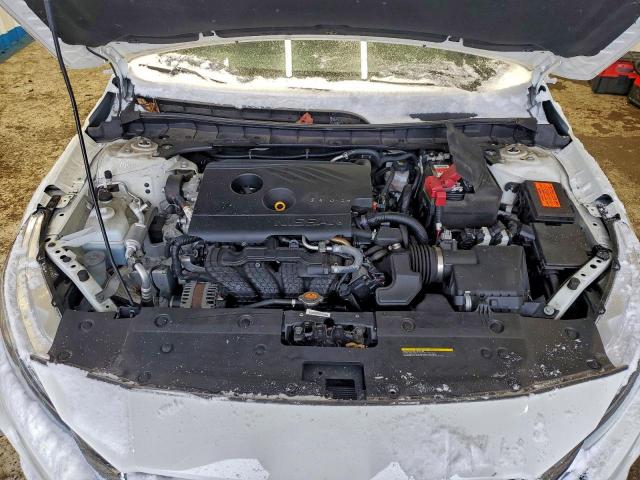 Nissan Altima S Image 8