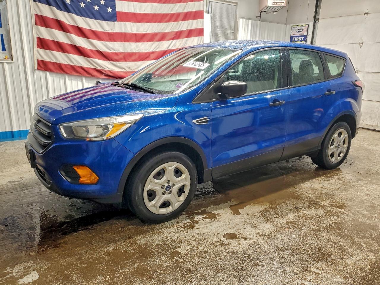 Ford Escape S Image 1