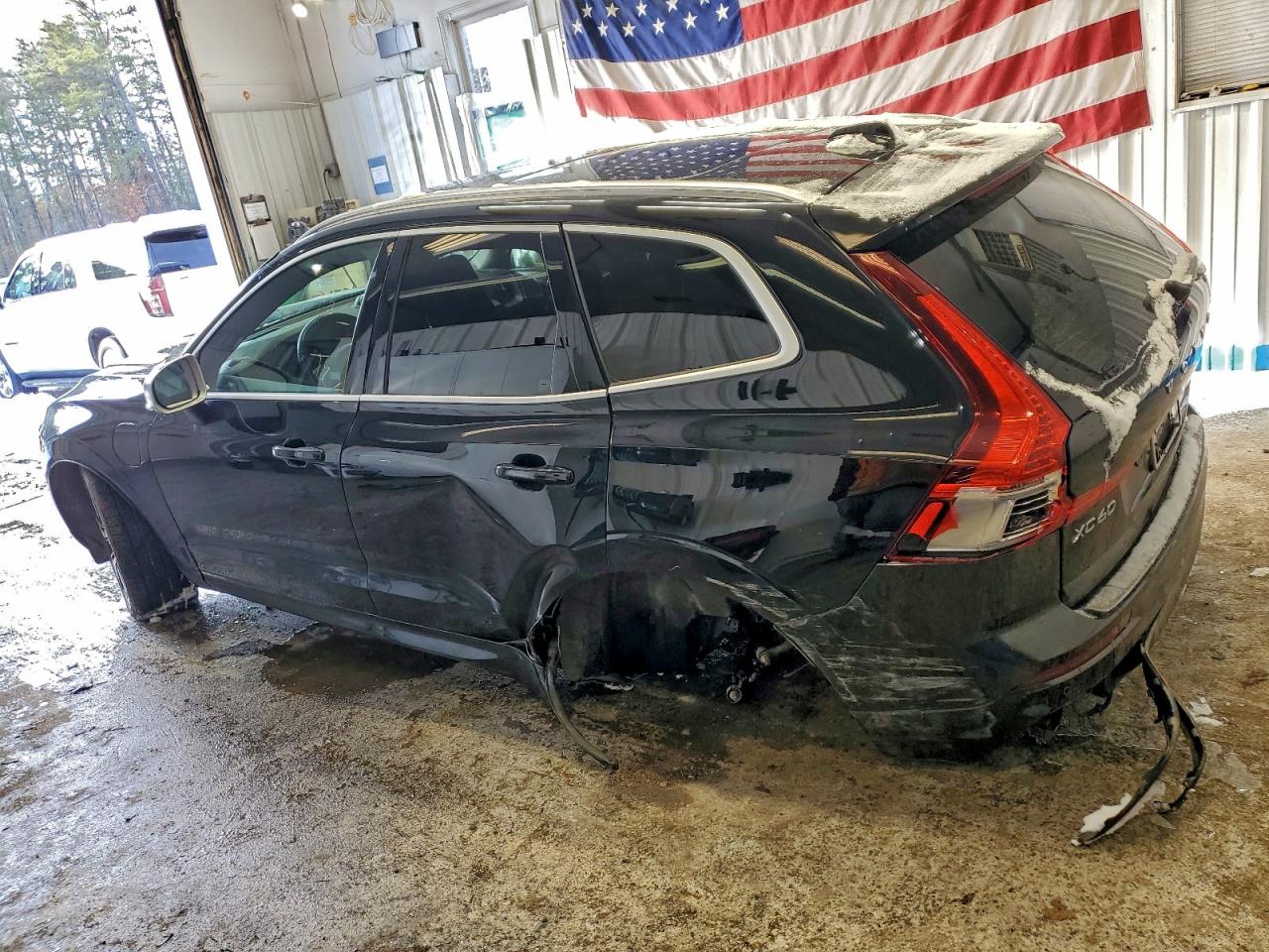 Volvo XC60 T8 R-design Image 3