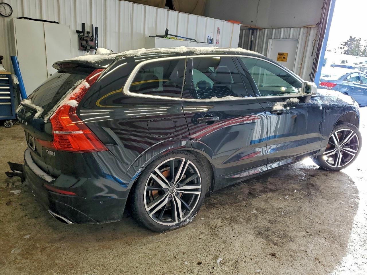 Volvo XC60 T8 R-design Image 4