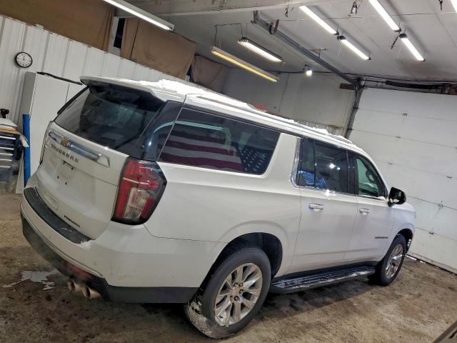 Chevrolet Suburban C1500 Premier Image 3