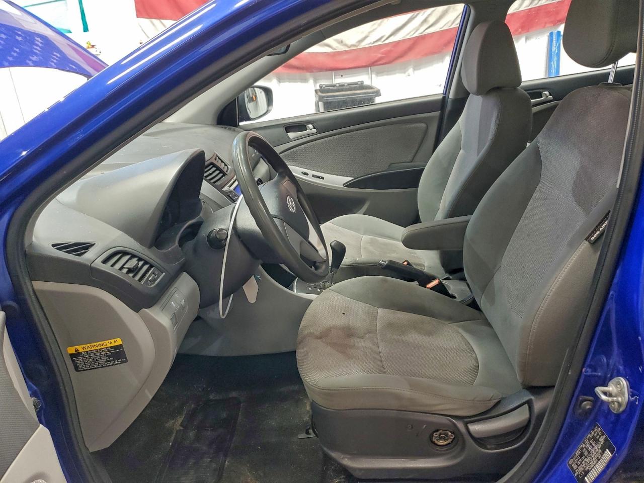 Hyundai ACCENT Gls Image 9