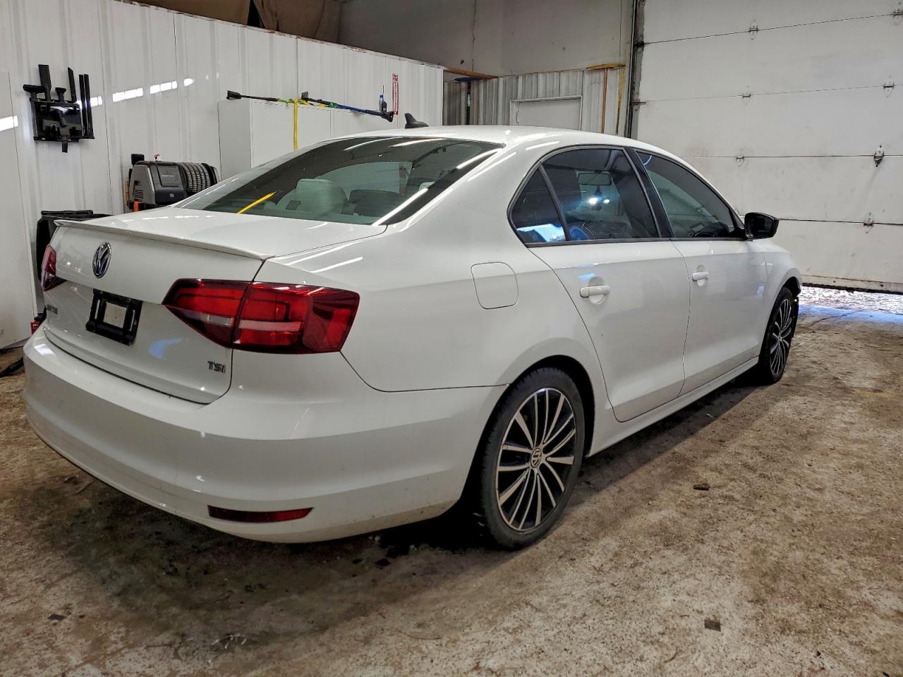 Volkswagen Jetta Sport Image 5