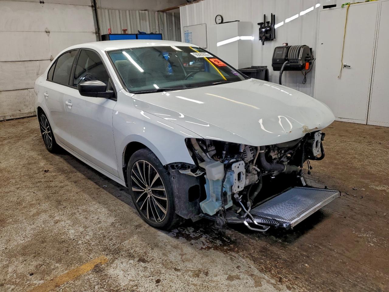 Volkswagen Jetta Sport Image 10