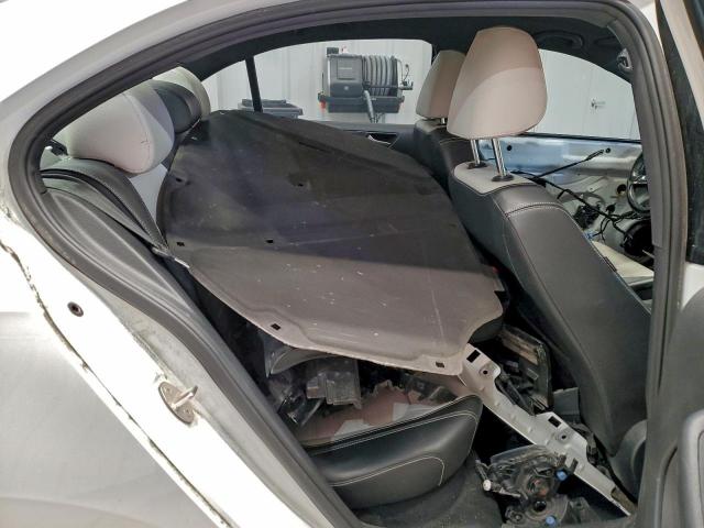 Volkswagen Jetta Sport Image 7