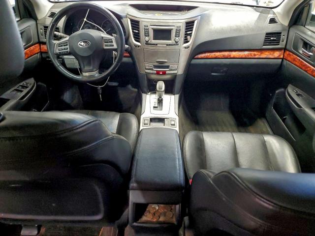 Subaru Outback 2.5i Limited Image 10