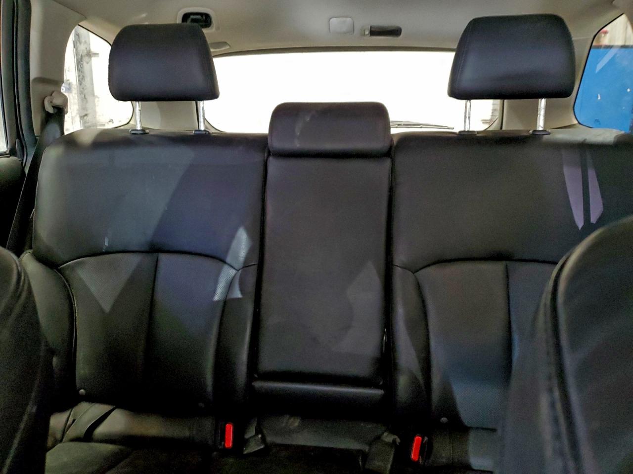 Subaru Outback 2.5i Limited Image 6