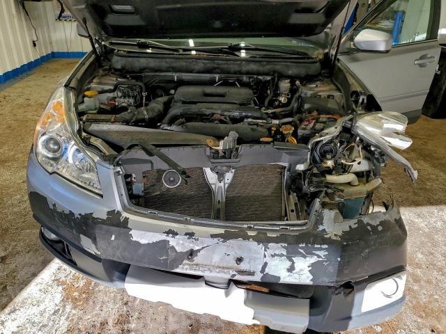 Subaru Outback 2.5i Limited Image 12