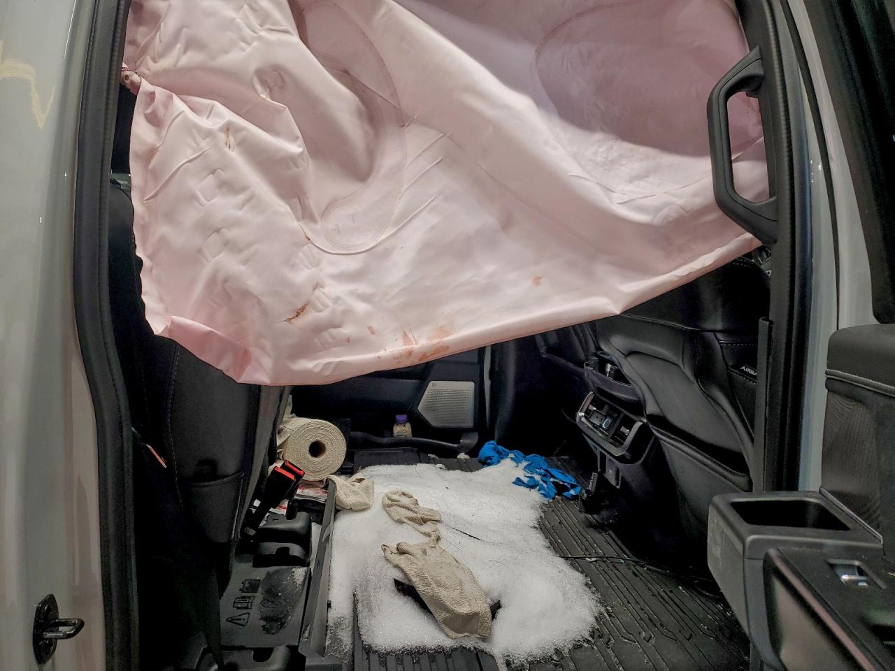 Ford F-150 Supercrew Image 8