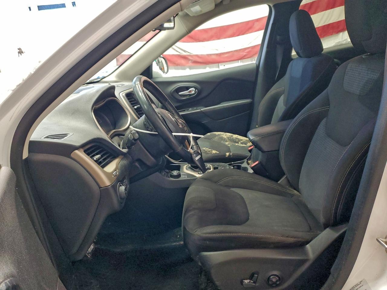 Jeep Grand Cherokee Latitude Image 13