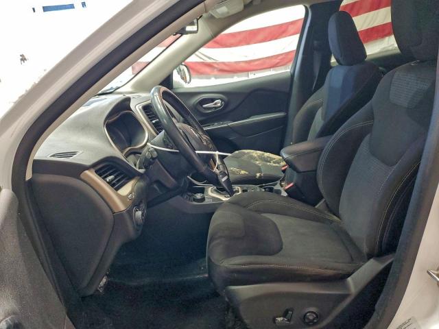 Jeep Grand Cherokee Latitude Image 13