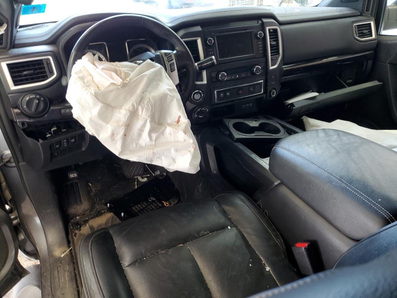 Nissan Titan Sv Image 7