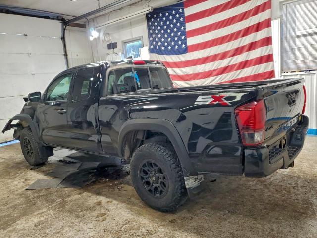 Toyota Tacoma Access Cab Image 12