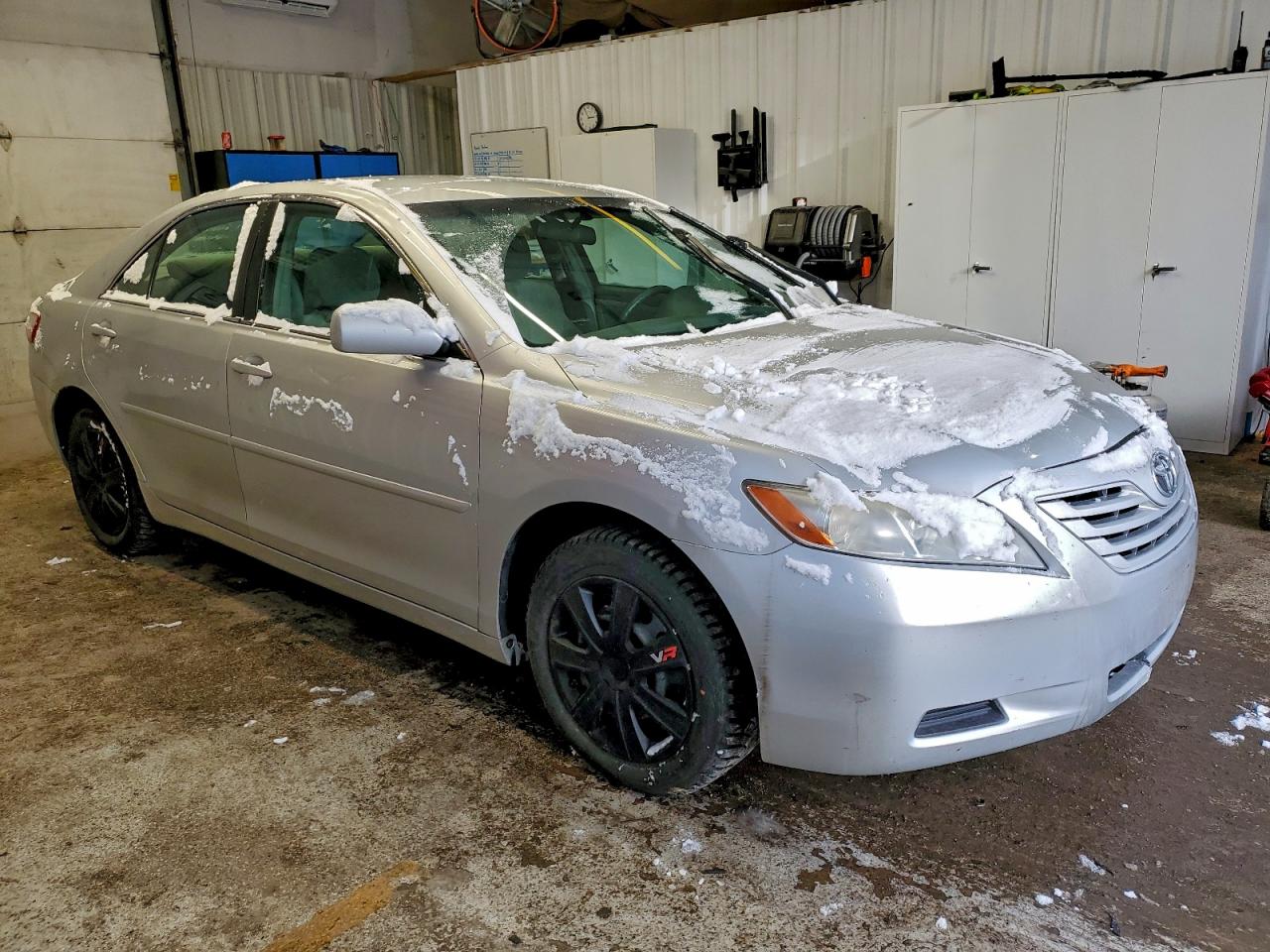 Toyota Camry Base Image 3