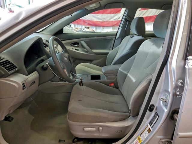 Toyota Camry Base Image 12