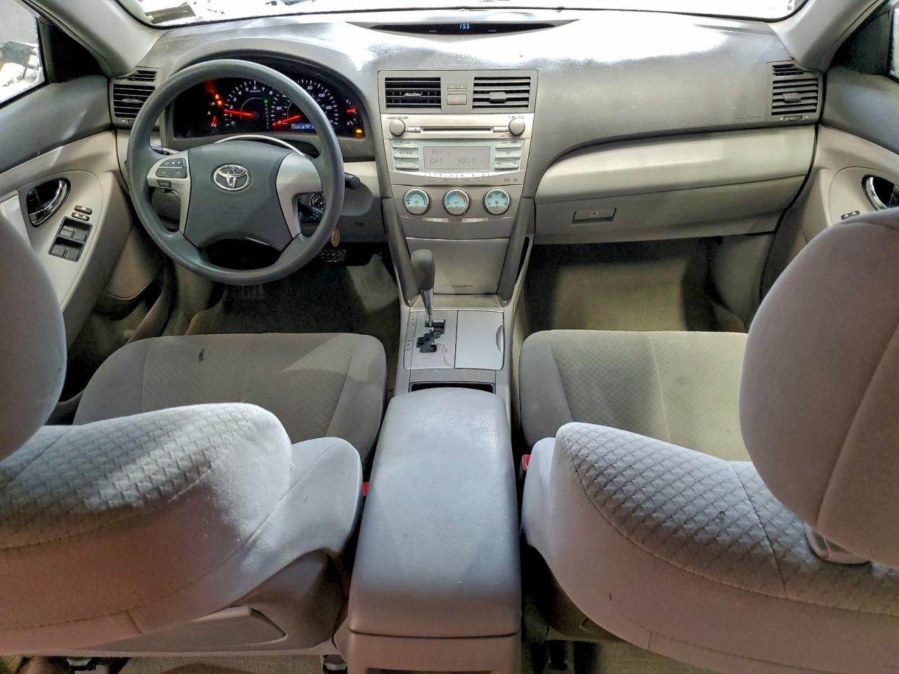 Toyota Camry Base Image 6