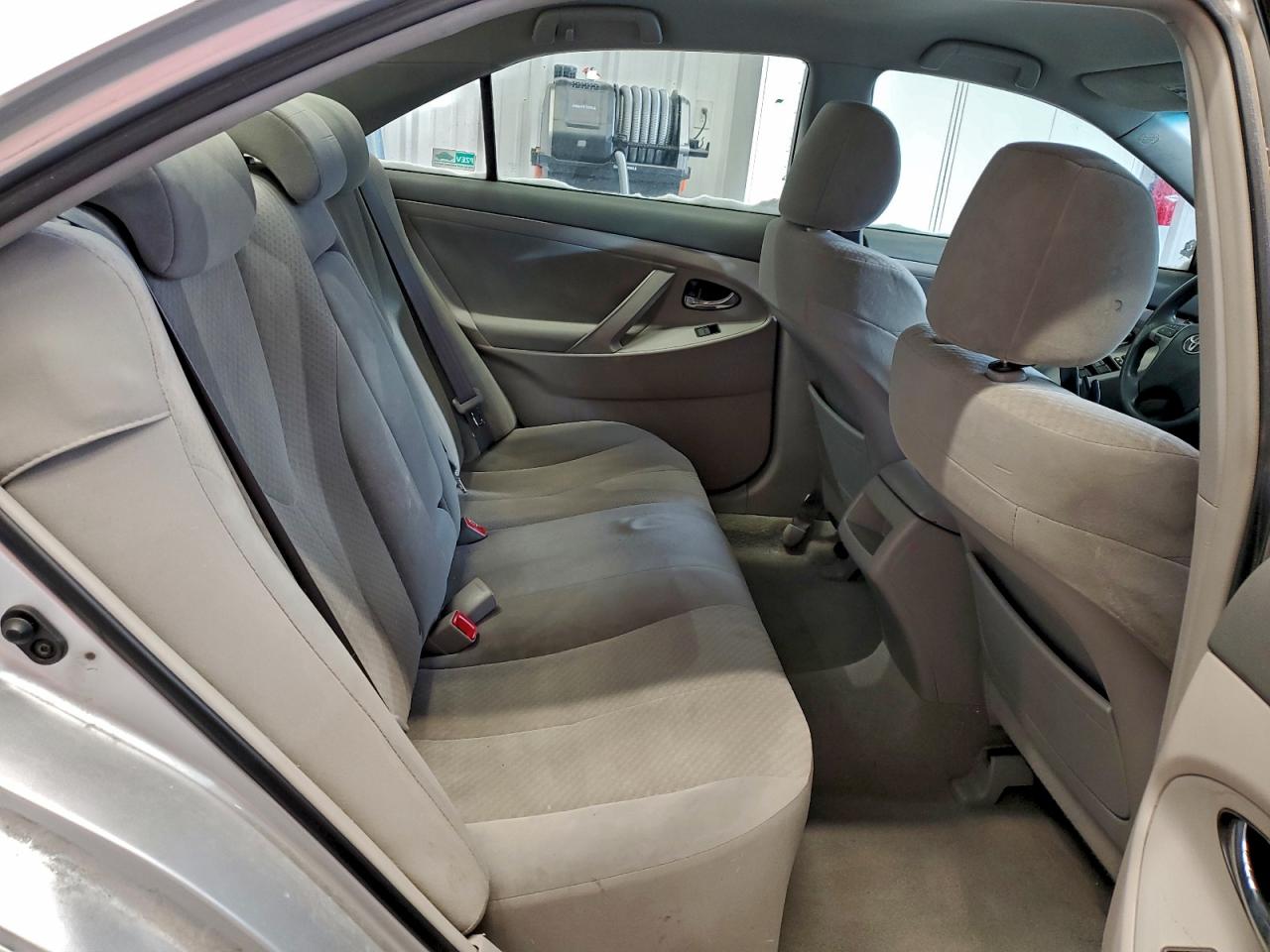 Toyota Camry Base Image 7