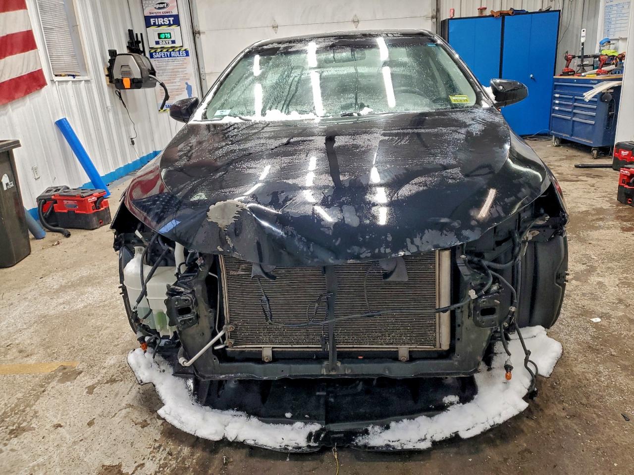 Toyota Camry Le Image 2