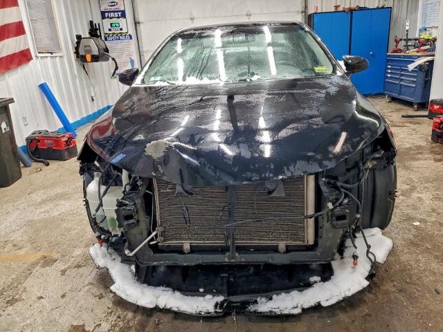 Toyota Camry Le Image 2