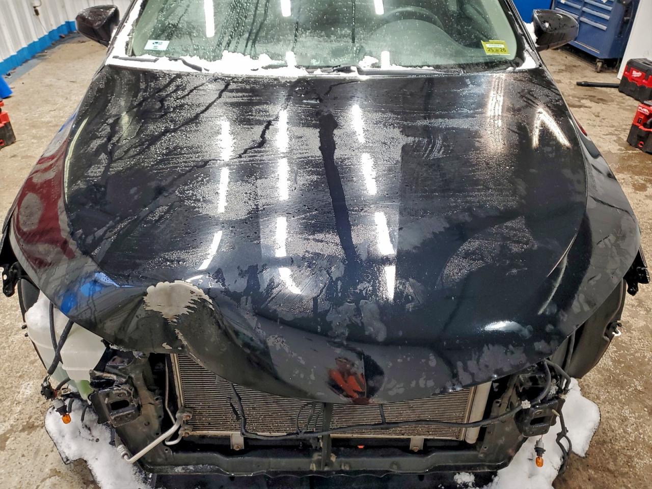 Toyota Camry Le Image 9